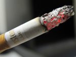 Откровения сотрудника табачной компании: россияне курят дрова, а их 