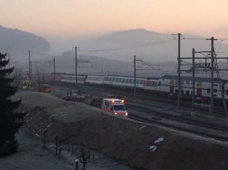 ДТП в Швейцарии столкнулись поезда пострадали 50 человек
