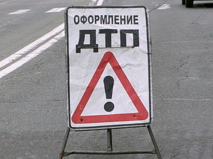 На трассе Киев-Харьков перевернулся БТР, водитель погиб