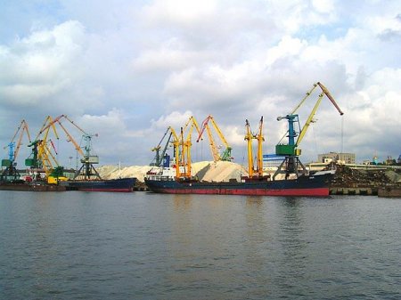 Задержание судна в Херсоне грозит испортить отношения Украины с Турцией