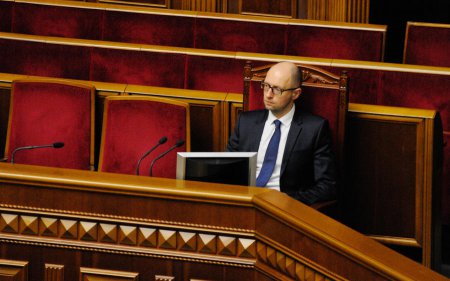 Украинский политолог: Соратники Арсения Яценюка убедили всех в коррупции св ...