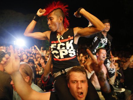 Исследование: Прослушивание панк-музыки и металла успокаивает нервы