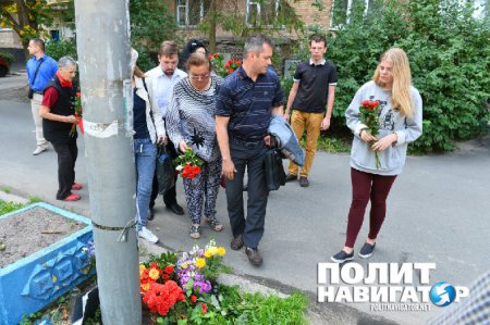 Фотоотчет: В Киеве открыли мемориальную доску Олесю Бузине