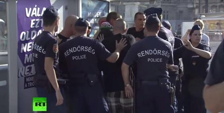 В Будапеште произошли столкновения между футбольными фанатами и мигрантами