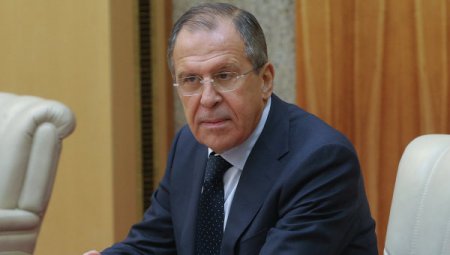 Лавров: Россия не может позволить Сирии развалиться