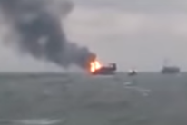 В Каспийском море горит нефтеплатформа. Идёт эвакуация