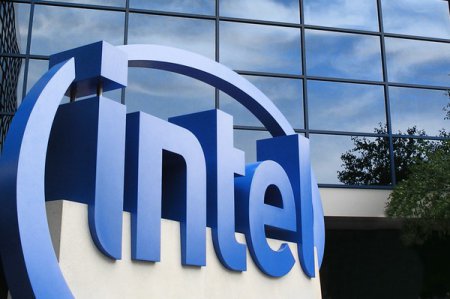 Intel выпустит три поколения 10 нм чипов