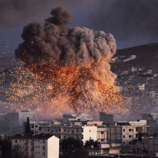 «Адский огонь» сжег смертника ИГИЛ и его «джихад-мобиль» у сирийско-турецко ...