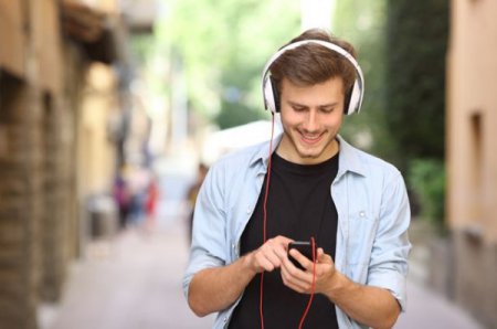 В США стриминговое прослушивание музыки стало более прибыльным, чем скачива ...