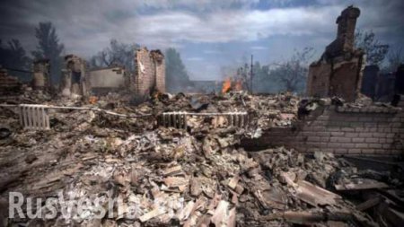 Жилой дом сгорел в результате обстрела ВСУ пригорода Донецка