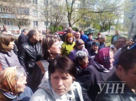 В Мариуполе митинговали против переименования проспекта Маршала Жукова в проспект Героев АТО