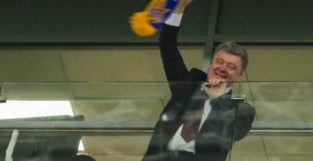 Порошенко выступил с речью по случаю отъезда сборной Украины на Евро-2016