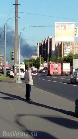 В Петербурге на верфи загорелся строящийся катер (ВИДЕО+ФОТО)