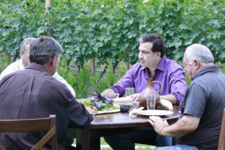 Саакашвили записал видеообращение к грузинам: хочу домой, к своему винограднику