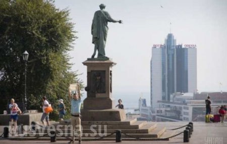 В центре Одессы прошел «ШаурМарш» против закрытия киосков фастфуда (ФОТО)