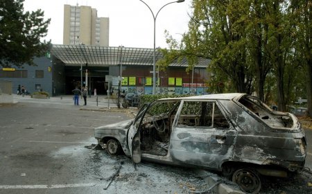 Во Франции бандиты подожгли полицейских (ФОТО)
