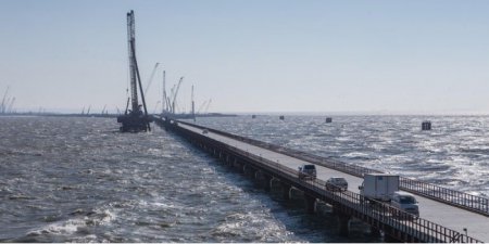 На крымском мосту выполнили годовой план по возведению опор