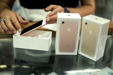 На смартфонном рынке доля продаж Apple iPhone сократится к 2020 году до 0,1 ...