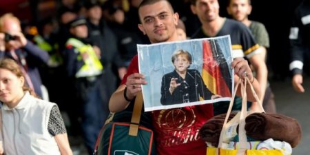 Немецкий министр о мигрантах: «Политики тоже люди и совершают ошибки»