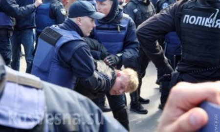 «Свободовцы» напали на одесситов, пришедших почтить освободителей города (ФОТО, ВИДЕО)