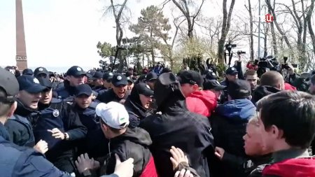 В Одессе сотрудницу пресс-службы Нацполиции обвинили в недостаточной патриотичности