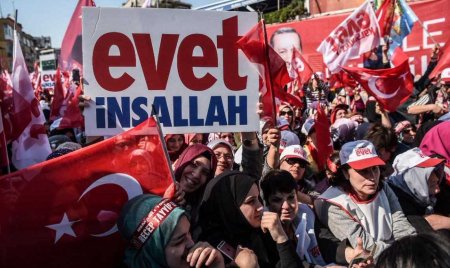 Турция: успех Эрдогана, расколовший общество