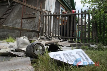Сводка от НМ ЛНР 17 мая 2017. Укрофашисты обстреляли из ПТУРа в жилой дом семьи пенсионеров в пос Фрунзе
