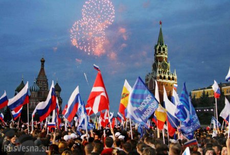 Почти 4 млн россиян приняли участие в праздничных мероприятиях в День России