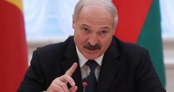 Лукашенко: белорусам революции не нужны