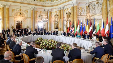Нереализованные амбиции: чем завершились переговоры Порошенко и Лукашенко