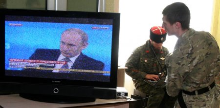 Глухая оборона: зачем Украина объявила войну российскому ТВ и радио в Донбассе