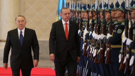 Своя игра: зачем президент Турции приехал в Казахстан