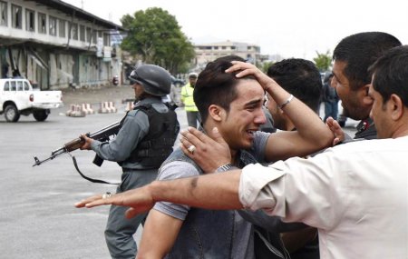 В Афганистане смертник подорвал себя у здания полиции