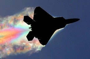 США начали воздушные бои против ВКС России в небе Сирии
