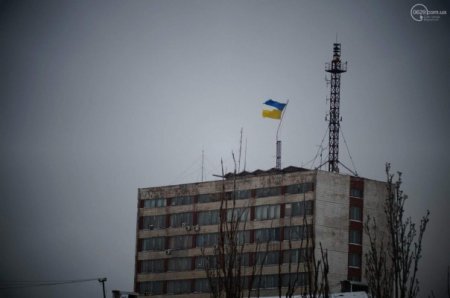 Знаковый разрыв большого флага Украины произошёл в Мариуполе