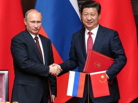 Глобальный треугольник: Китай развернулся к России от США