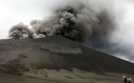 На Вануату повышенную активность проявляют семь вулканов