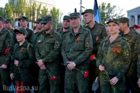 Сотни жителей ДНР почтили память жертв Одесской трагедии (ФОТО, ВИДЕО)