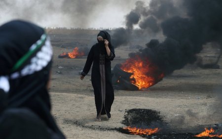 Массовые беспорядки в Газе привели к гибели десятков палестинцев