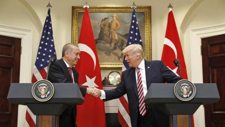 Турция и США делят сирийский город Манбидж
