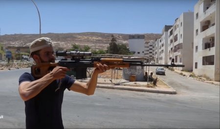 Ливийскую Дерну освобождают силы Хафтара