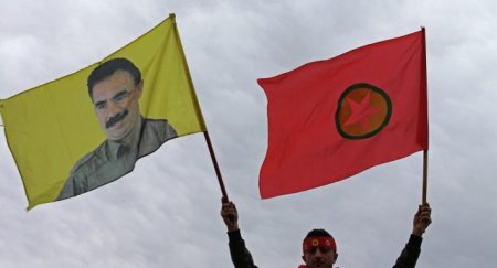 Курдские повстанцы приостановили военные действия против армии Турции