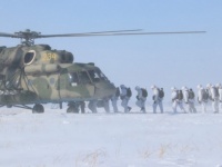 Спецназ ЦВО отработал противодиверсионные действия на учении под Новосибирс ...