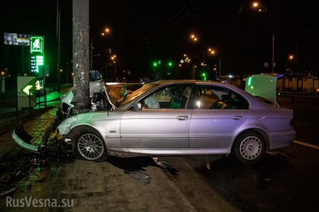Четверо арабов на BMW попали в ДТП в Киеве (ФОТО, ВИДЕО)