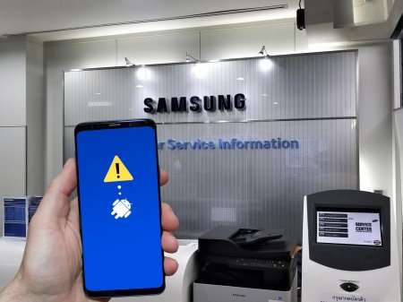 Провальное обновление превращает флагманы Samsung в «кирпич»