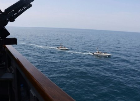 Трамп: ВС США откроют огонь по идущим на сближение с американскими кораблями катерам Ирана
