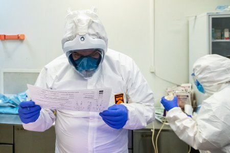 Академик РАН спрогнозировал начало вакцинации россиян от коронавируса