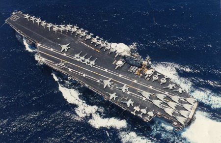 «Недвусмысленный сигнал»: США направляют авианосцы в Южно-Китайское море