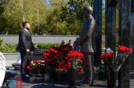 Два года без «Бати»: Донецк чтит память Александра Захарченко (ФОТО, ВИДЕО)