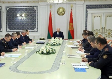 Лукашенко заявил о готовности поделиться частью полномочий